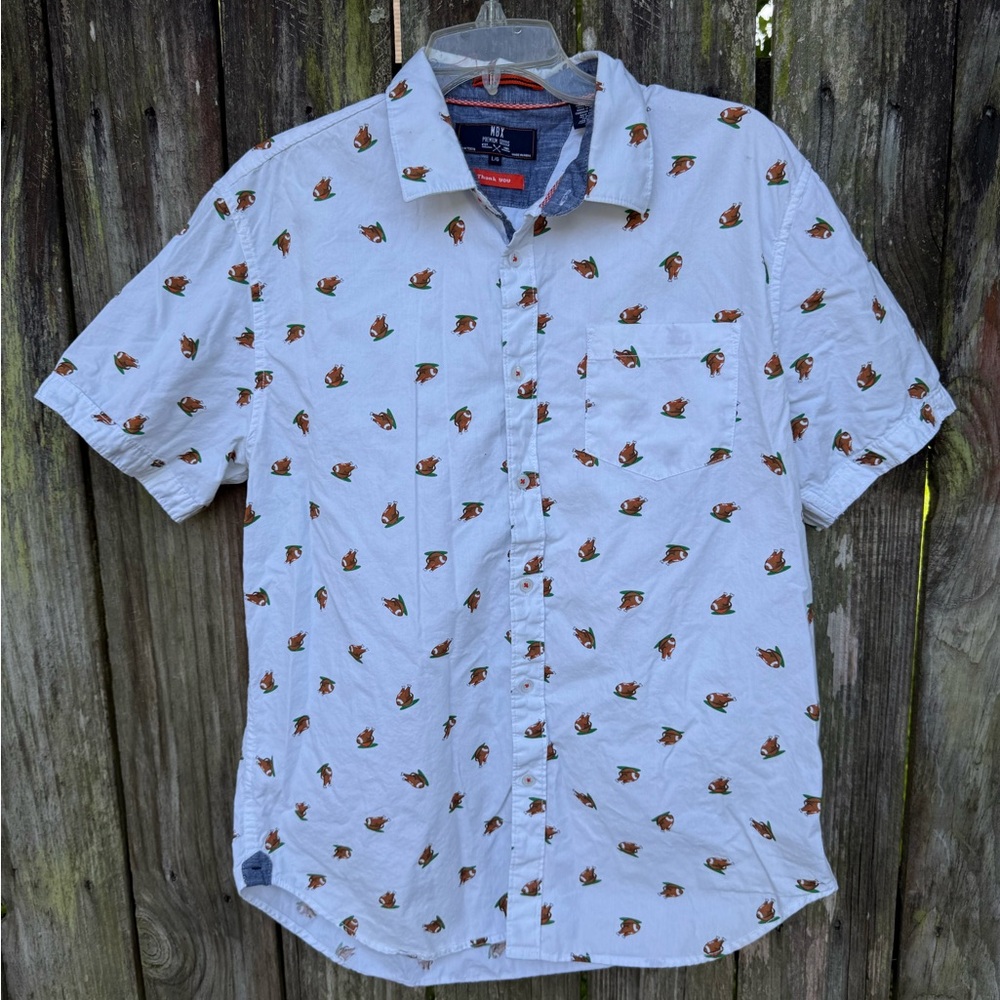Men's White Short Sleeve Shirt with Pattern
